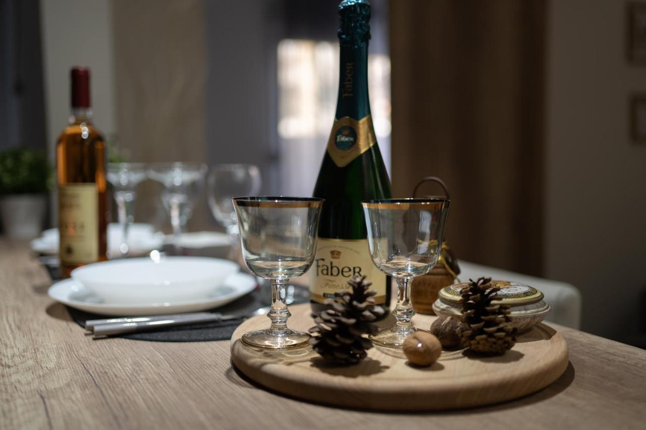 Gold Apartman Vrsac Luaran gambar